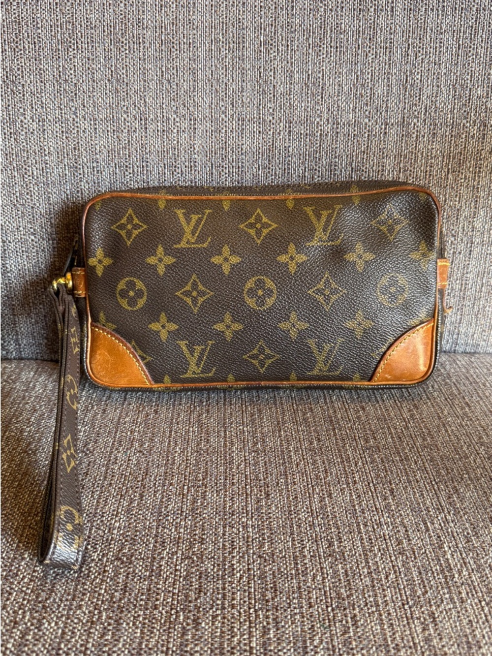 Authentic Louis Vuitton Clutch Wristlet Vintage Monogram Canvas.